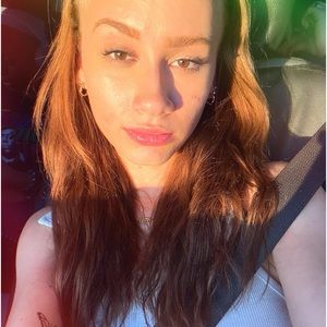 Meet your Posher, Anabel